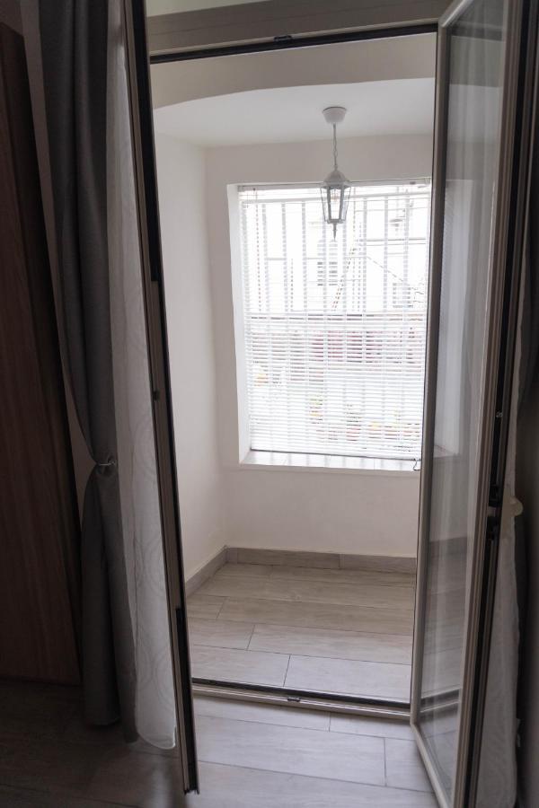 Neapolitan Roo Apartment Exterior photo